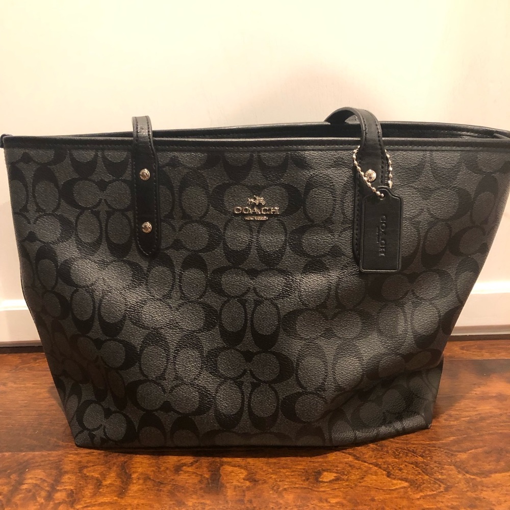 Coach purse in excellent condition
